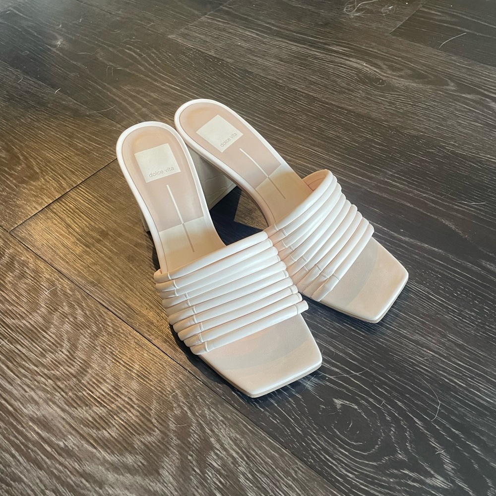 DOLCE VITA Priana Mule in cream
